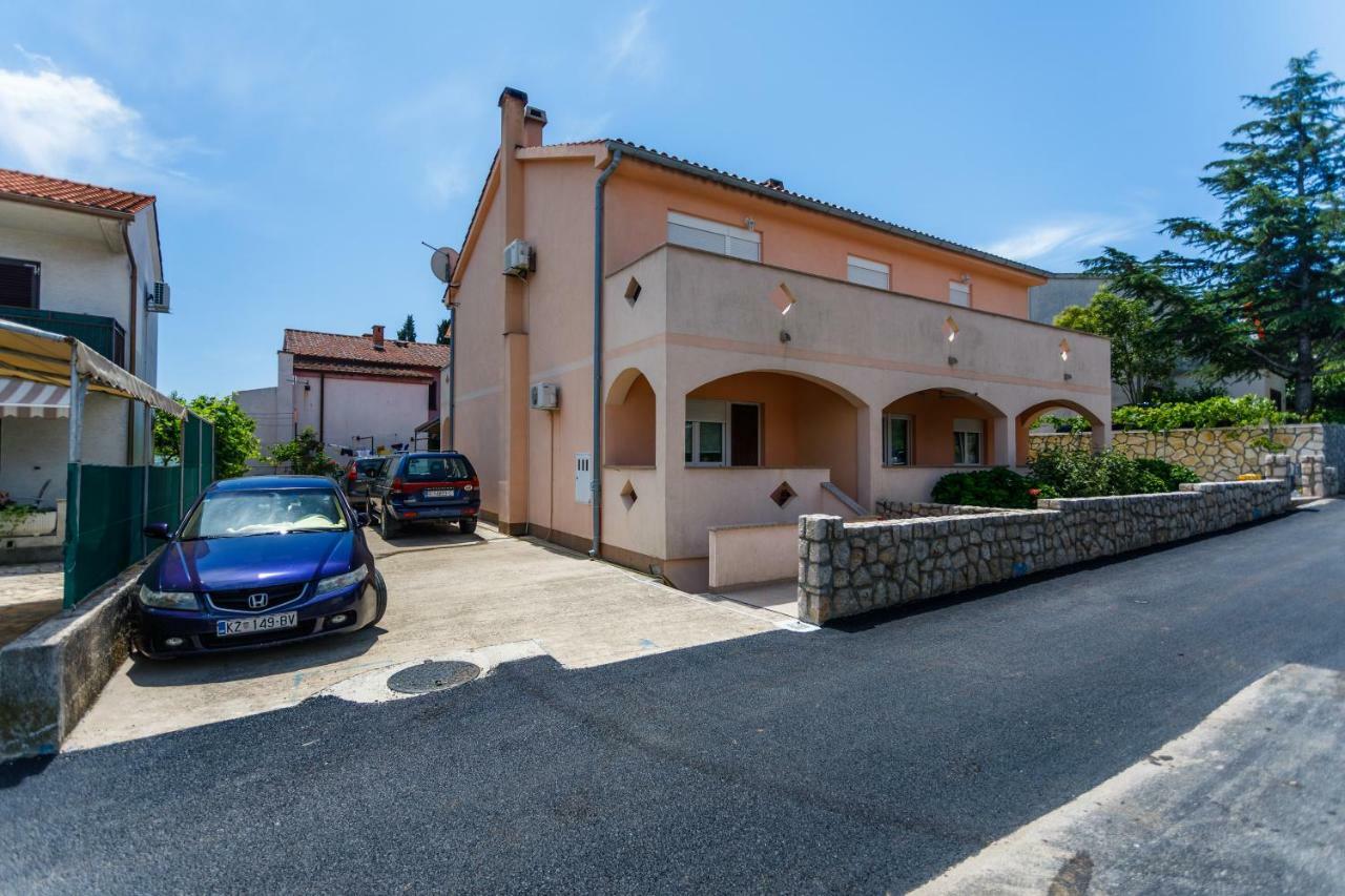 Holiday House Snjezana Krk Town Exterior foto